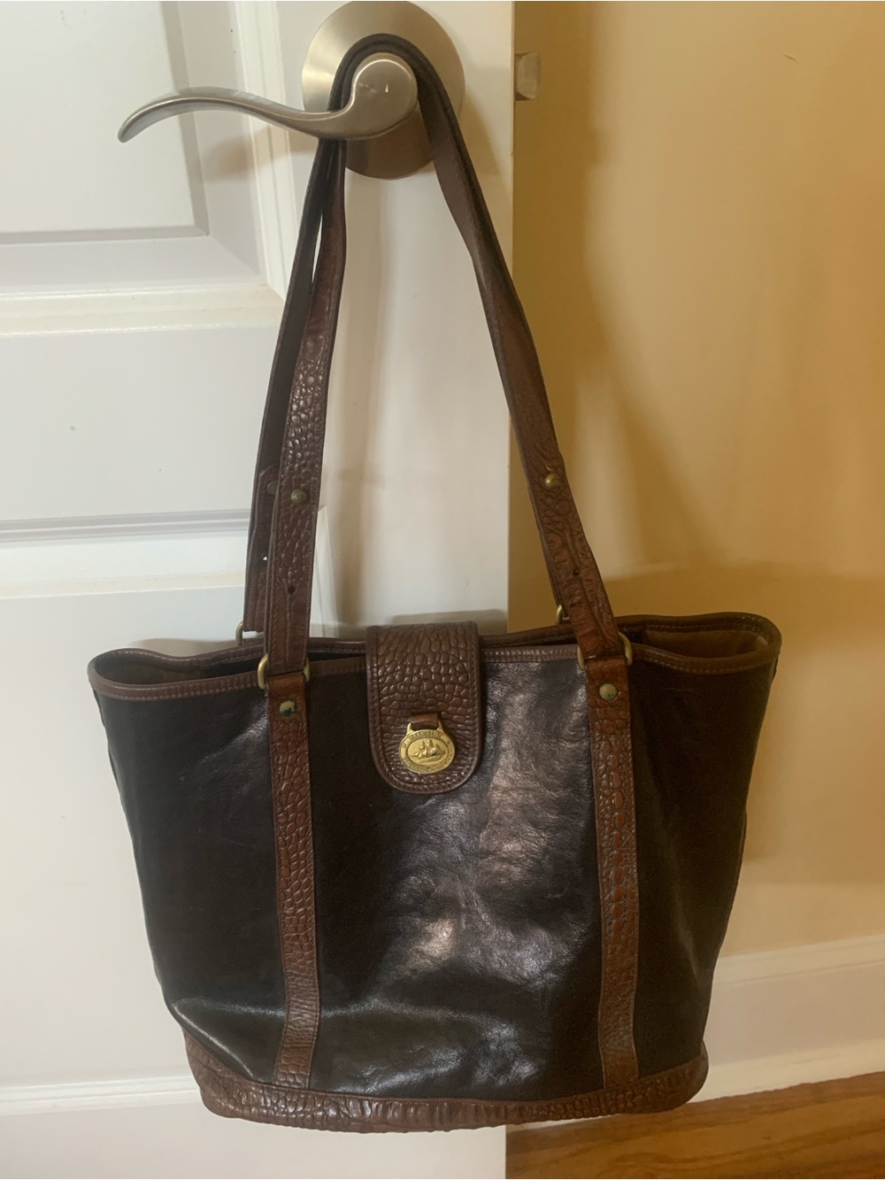 Classic Vintage Leather Tote Bag in Black and Brown